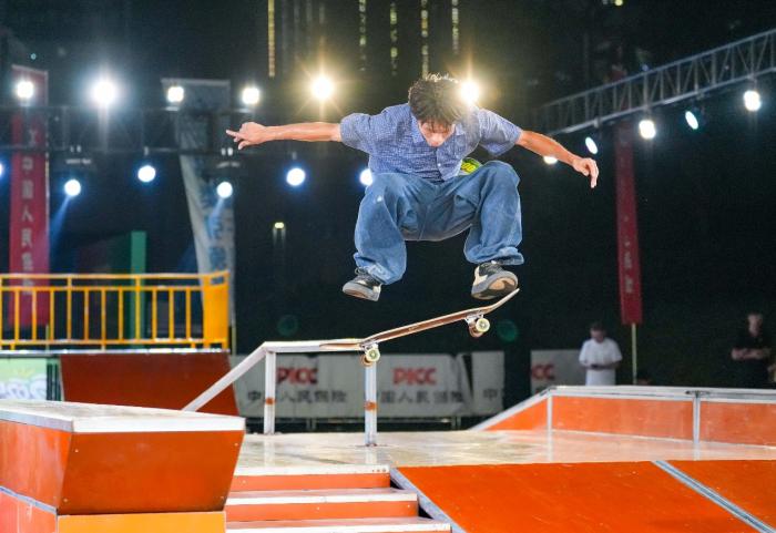 深圳之眼购物中心见证中国滑板街头巡回赛深圳