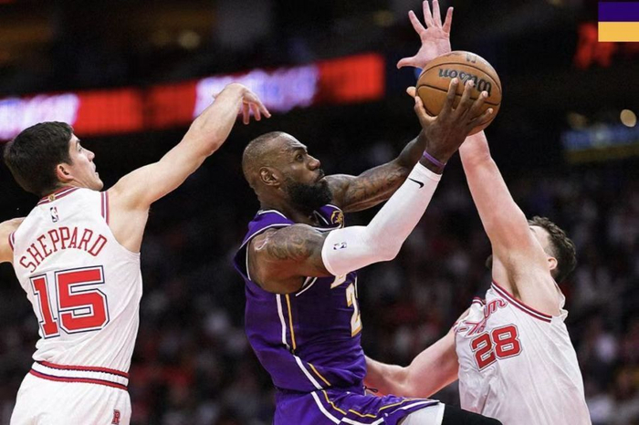 湖人双杀火箭东契奇砍40+ 詹姆斯高效30+ 艾顿蜕变